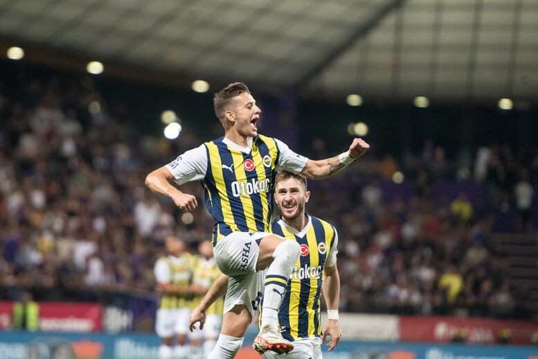 Sebastian Szymański - Fenerbahce Stambuł