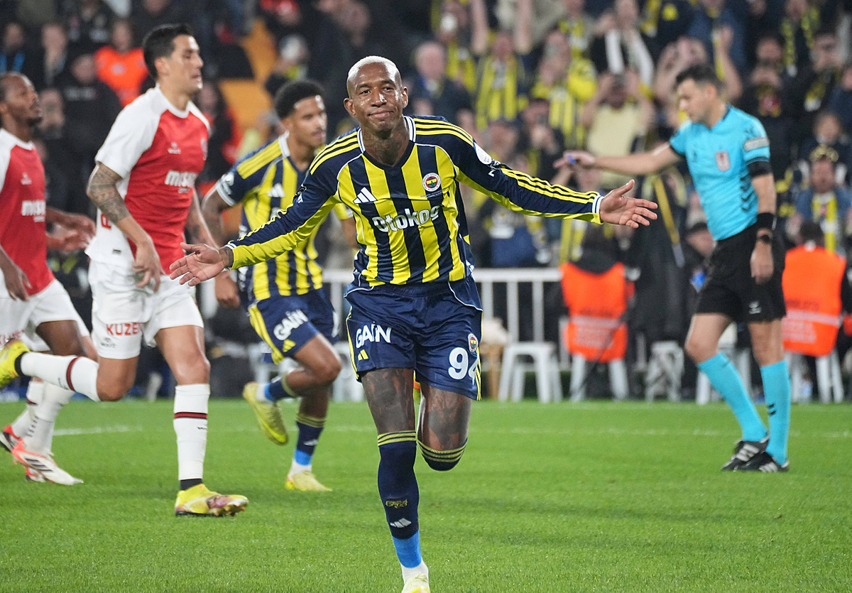 Piłkarz Fenerbahce